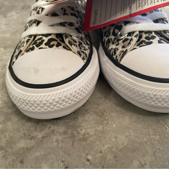 SOLD💥Convers Girls Sneaker - Picture 8 of 10